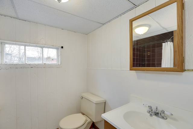 827 N Summit St, Wheaton, IL 60187 photo 17