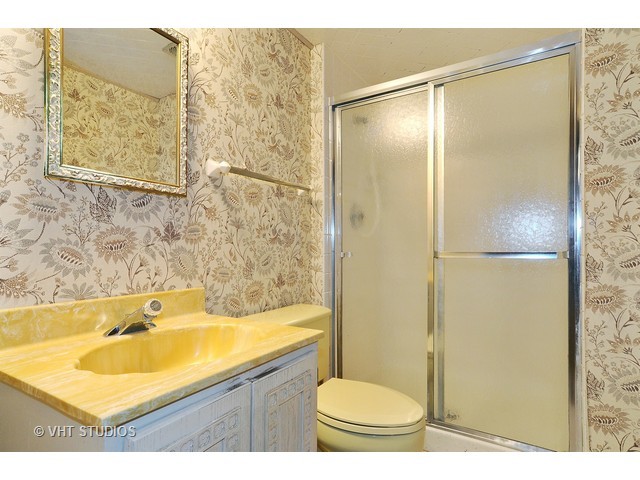 148 Longfellow Dr, Wheaton, IL 60189 photo 12