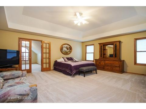 240 Mcwalter Dr, Roselle, IL 60172 photo 9