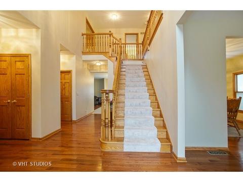 240 Mcwalter Dr, Roselle, IL 60172 photo 3