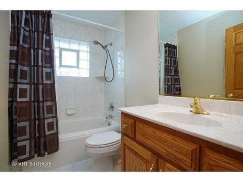 240 Mcwalter Dr, Roselle, IL 60172 photo 16