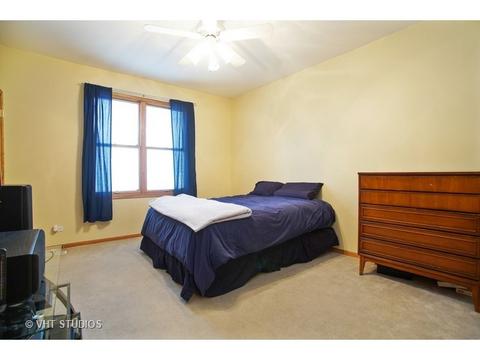 240 Mcwalter Dr, Roselle, IL 60172 photo 15