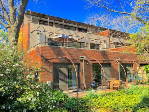 1119 E 53rd St, Chicago, IL 60615 photo 1