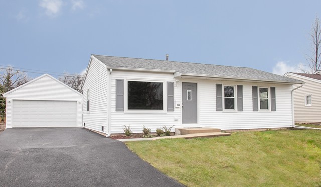230 E Maxon Ln, Streamwood, IL 60107 photo 2