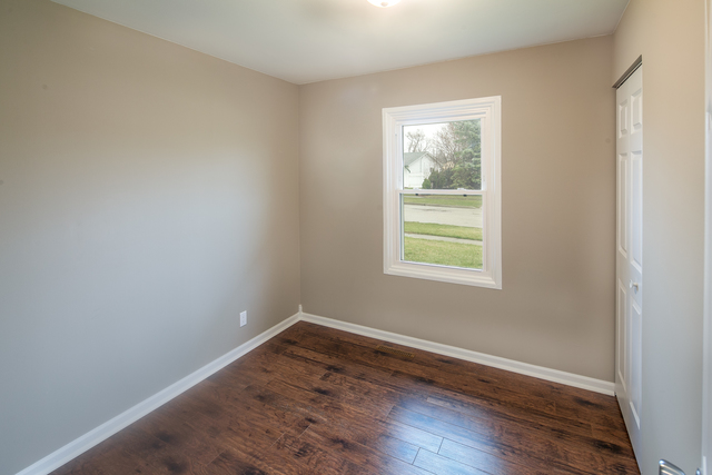 230 E Maxon Ln, Streamwood, IL 60107 photo 11