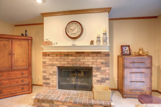 1214 Harrington Dr, Champaign, IL 61821 photo 9