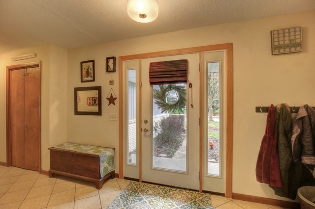 1214 Harrington Dr, Champaign, IL 61821 photo 4