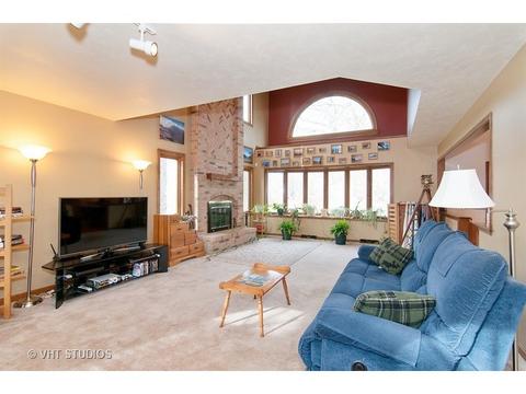1298 S Bartlett Rd, Bartlett, IL 60103 photo 3