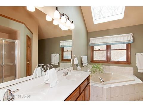 1298 S Bartlett Rd, Bartlett, IL 60103 photo 14
