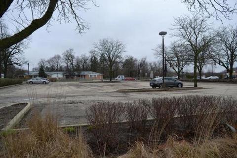 596 N Mclean Blvd, Elgin, IL 60123 photo 2