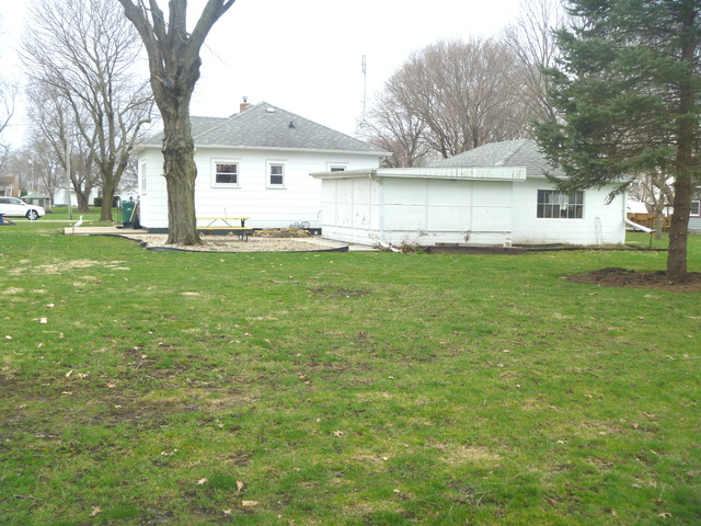 208 Elm St, Cedar Point, IL 61316 photo 9