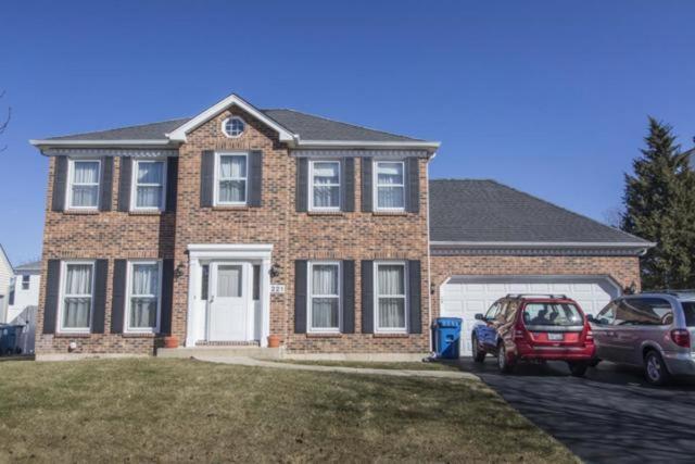 221 Gingerbrook Ln, Bartlett, IL 60103 photo 1