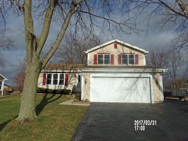 545 W Parkview Ter, Algonquin, IL 60102 photo 1