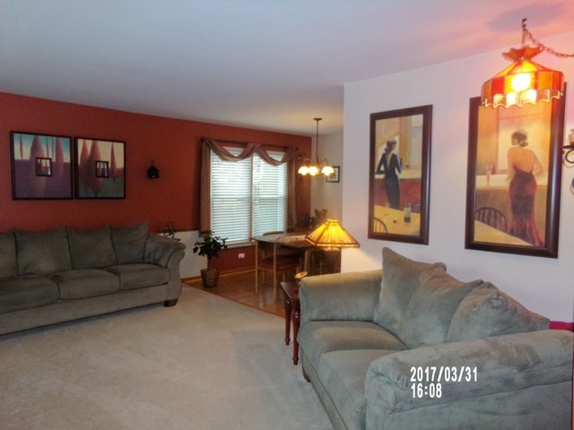 545 W Parkview Ter, Algonquin, IL 60102 photo 2
