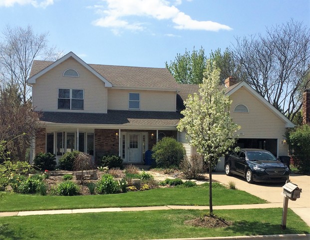 625 Birch St, Algonquin, IL 60102 photo 1