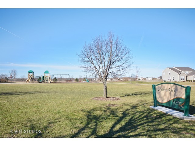 571 Wingpointe Dr, Aurora, IL 60506 photo 5