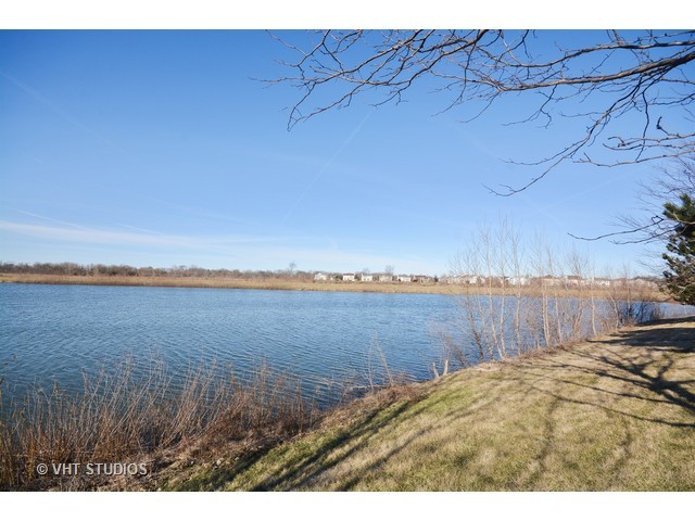 571 Wingpointe Dr, Aurora, IL 60506 photo 12