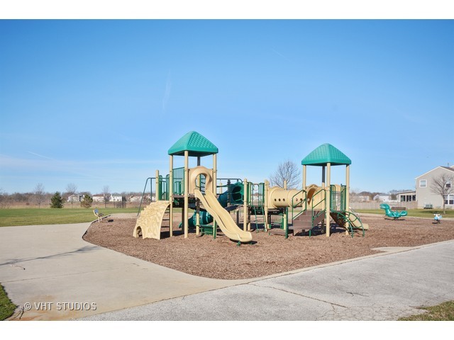 571 Wingpointe Dr, Aurora, IL 60506 photo 17
