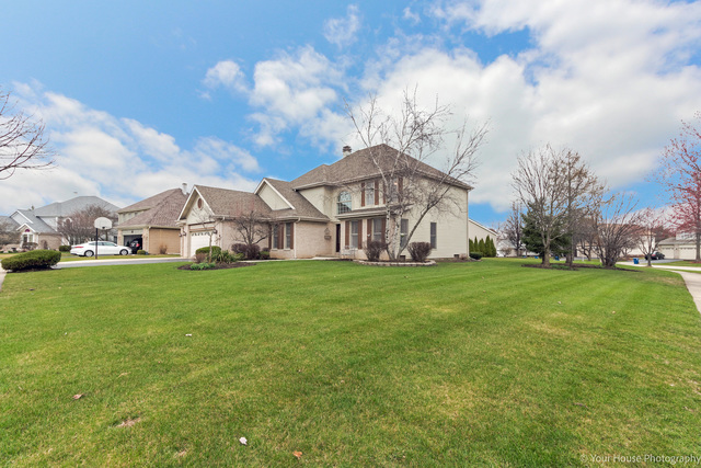 1330 Saddlebrook Rd, Bartlett, IL 60103 photo 2
