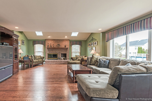 1330 Saddlebrook Rd, Bartlett, IL 60103 photo 7