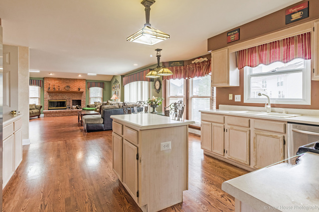 1330 Saddlebrook Rd, Bartlett, IL 60103 photo 4
