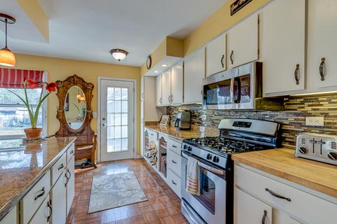 210 E Harrison Ave, Wheaton, IL 60187 photo 7