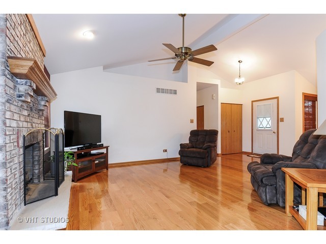 4518 Oriole Ln, Plainfield, IL 60586 photo 7