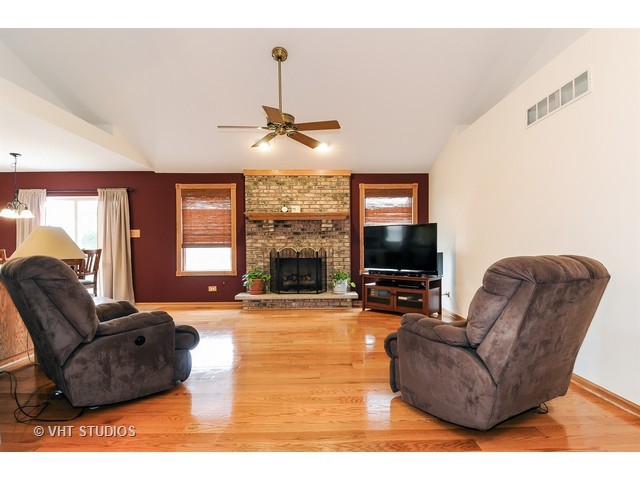 4518 Oriole Ln, Plainfield, IL 60586 photo 6