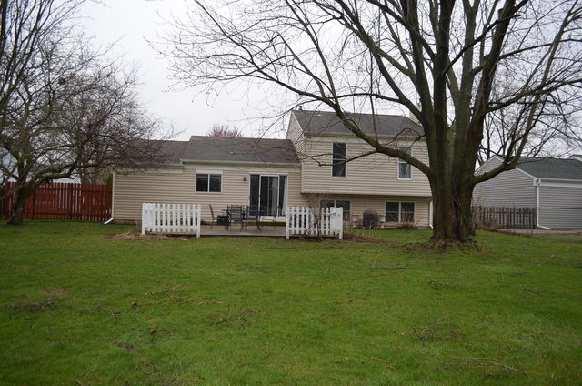 825 Tanglewood Dr, Algonquin, IL 60102 photo 12