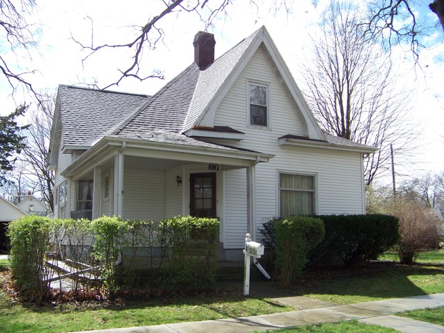 217 E Grant St, Monticello, IL 61856 photo 1