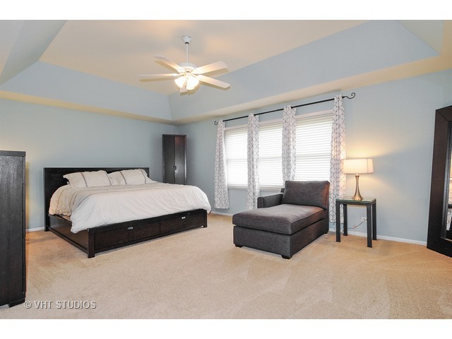 2430 Forestview Cir, Aurora, IL 60502 photo 9