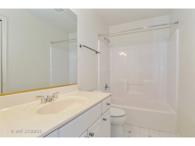 2430 Forestview Cir, Aurora, IL 60502 photo 12