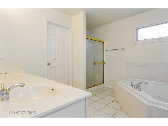 2430 Forestview Cir, Aurora, IL 60502 photo 10