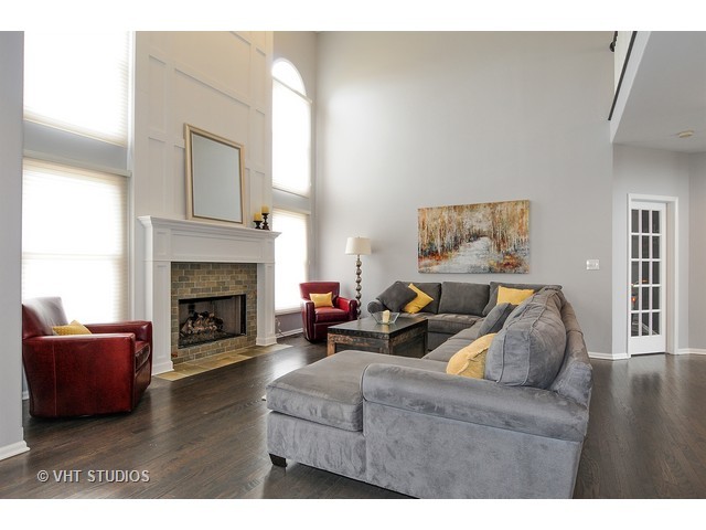 2430 Forestview Cir, Aurora, IL 60502 photo 6