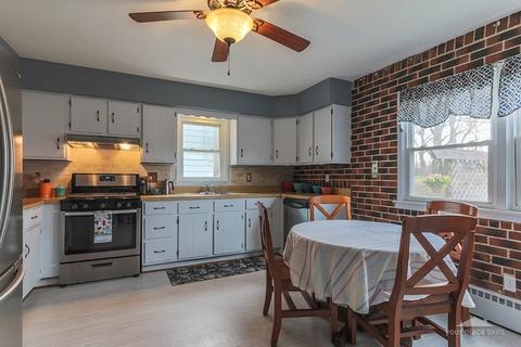 118 Pierce St, North Aurora, IL 60542 photo 8