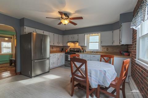 118 Pierce St, North Aurora, IL 60542 photo 9