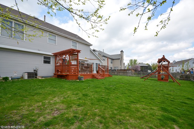 1151 Deep Woods Dr, Elgin, IL 60120 photo 27