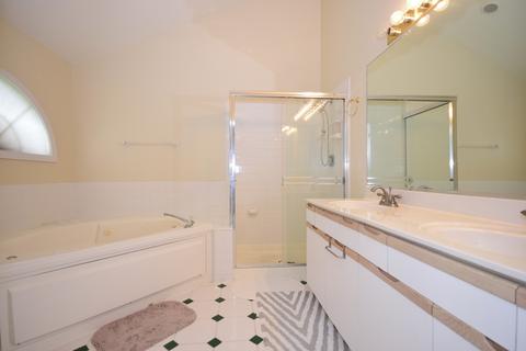 1350 E Thacker St, Schaumburg, IL 60173 photo 9