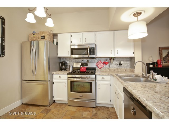 271 Grandview Ct, Algonquin, IL 60102 photo 4