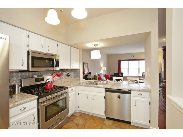 271 Grandview Ct, Algonquin, IL 60102 photo 5