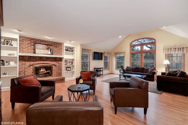 903 Brighton Dr, Wheaton, IL 60189 photo 8