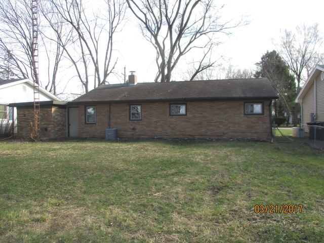 6429 E Flora St, Kankakee, IL 60901 photo 2