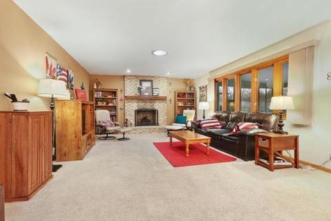 1491 Wayne Dr, Crete, IL 60417 photo 2
