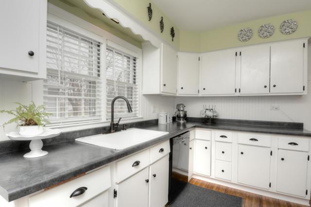 422 N Commonwealth Ave, Elgin, IL 60123 photo 9