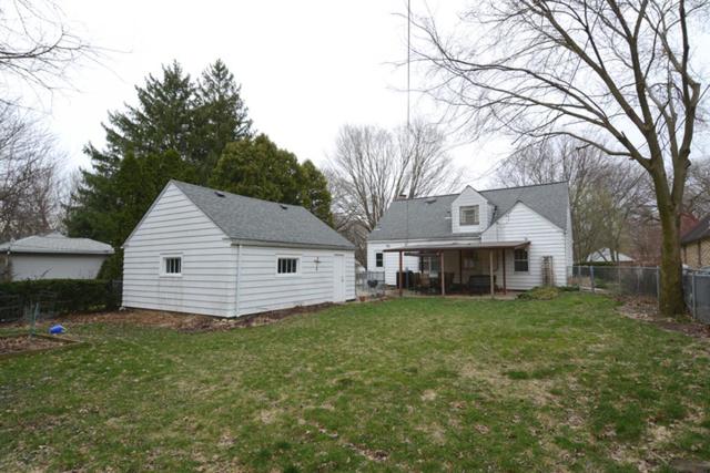 422 N Commonwealth Ave, Elgin, IL 60123 photo 25