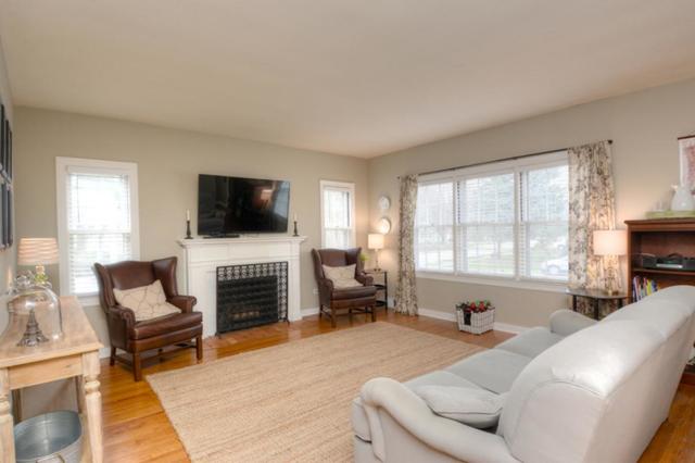 422 N Commonwealth Ave, Elgin, IL 60123 photo 3