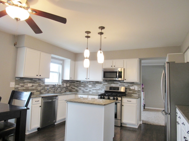 650 Regal Ln, Algonquin, IL 60102 photo 3
