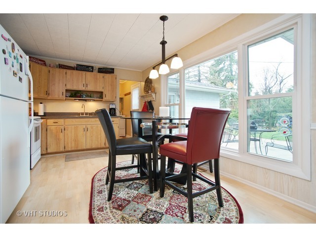 240 Lafayette Ln, Hoffman Estates, IL 60169 photo 4