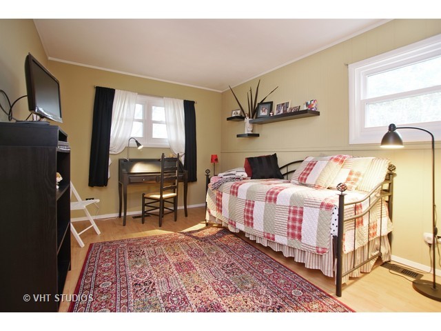 240 Lafayette Ln, Hoffman Estates, IL 60169 photo 12