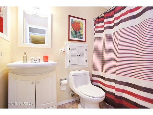 240 Lafayette Ln, Hoffman Estates, IL 60169 photo 14